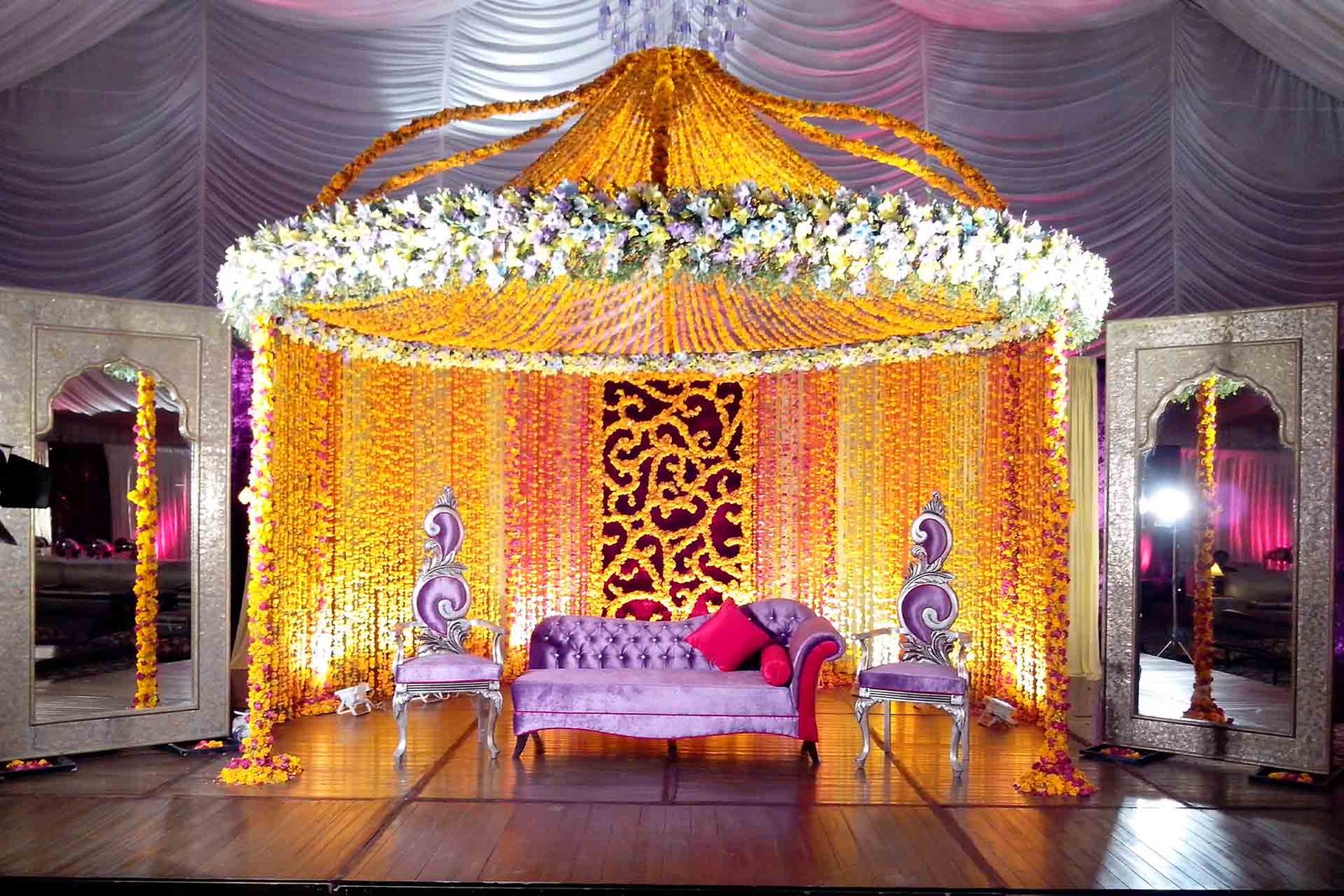mehndi-stage-decoration-1